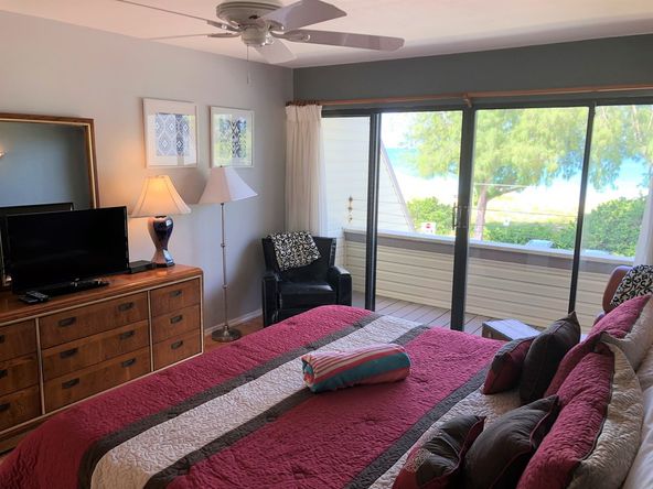 The Bird's Nest Vacation Rentals: 403 Gulf Dr S, Bradenton Beach, FL 34217